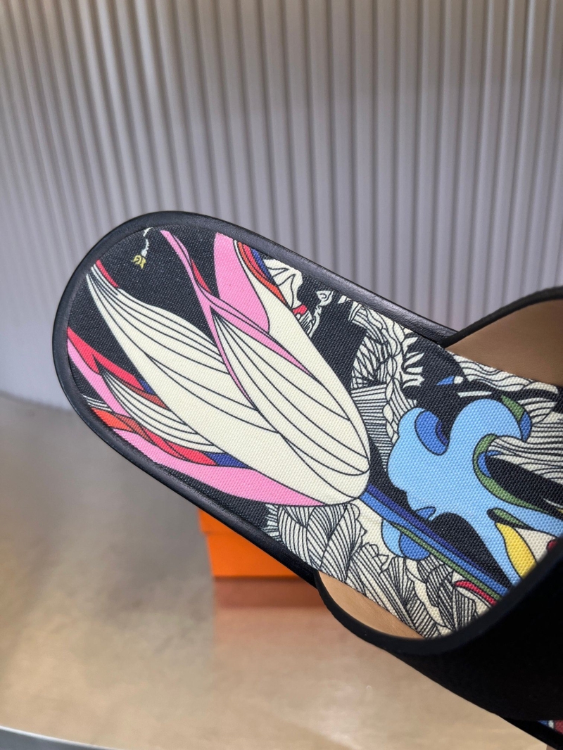 H**me5 slippers